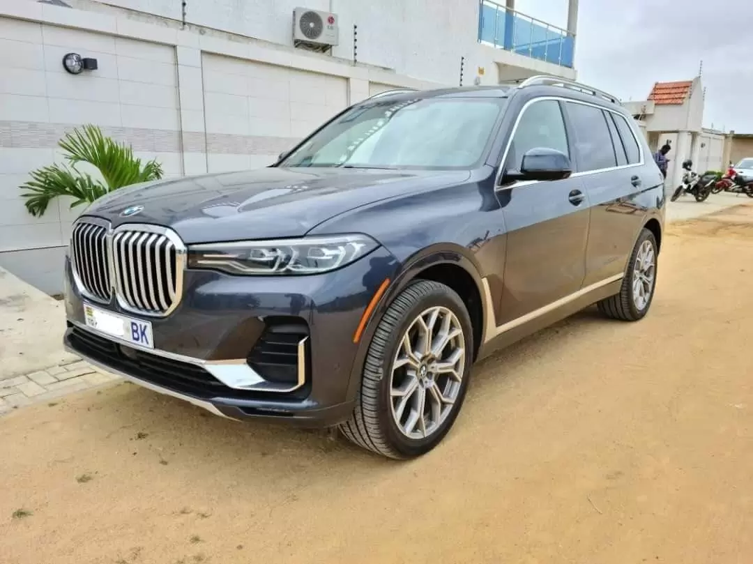 BMW X7 