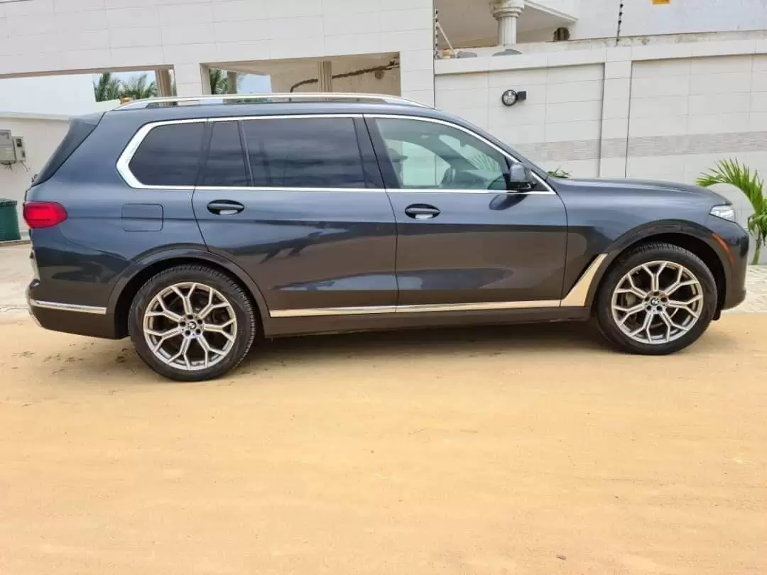 BMW X7 